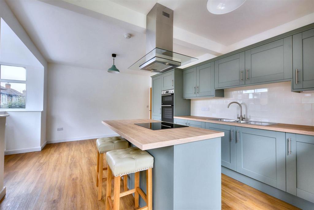 Kitchen 4.jpeg