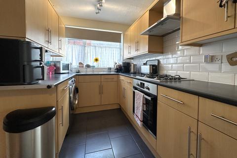 3 bedroom semi-detached house for sale, Redsull Avenue, Deal, CT14