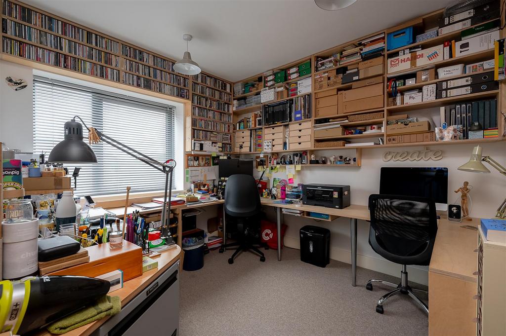 Bedroom/office