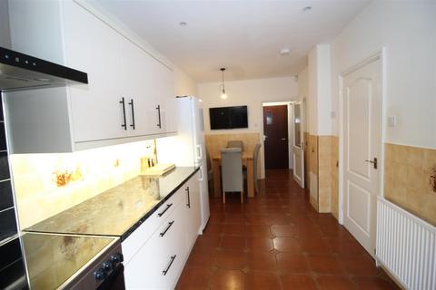 4 bedroom semi-detached house for sale, Coventry Road, Birmingham B26