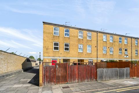 2 bedroom maisonette for sale, Paston Close, Clapton, E5