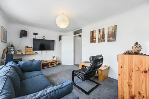 2 bedroom maisonette for sale, Paston Close, Clapton, E5