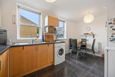 2 bedroom maisonette for sale, Paston Close, Clapton, E5