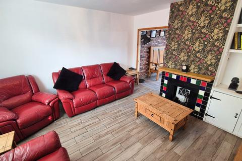 4 bedroom semi-detached house for sale, Rainsford Crescent, Leicester LE4