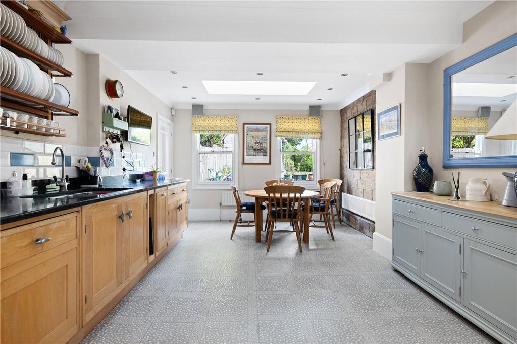 Kitchen/Breakfast