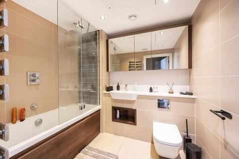 undefined, Alie Street, Aldgate, London, E1