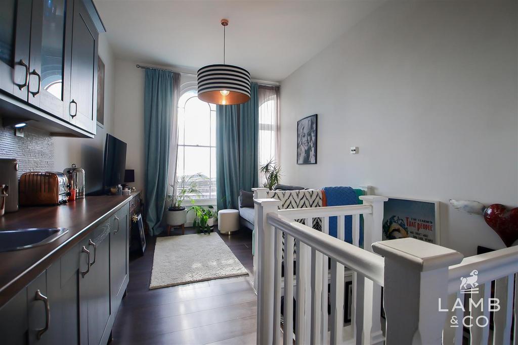 Kitchen/ living