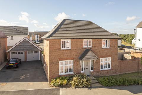3 bedroom detached house for sale, Ashbourne Avenue, Leeds LS15