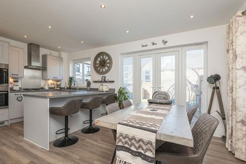 3 bedroom detached house for sale, Ashbourne Avenue, Leeds LS15