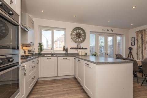 3 bedroom detached house for sale, Ashbourne Avenue, Leeds LS15