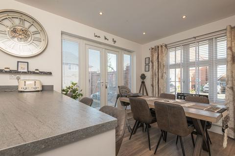 3 bedroom detached house for sale, Ashbourne Avenue, Leeds LS15