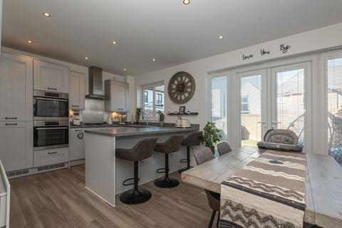 3 bedroom detached house for sale, Ashbourne Avenue, Leeds LS15