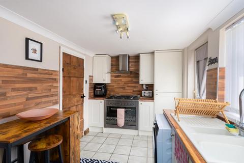 2 bedroom terraced house for sale, Station Road, Keyingham