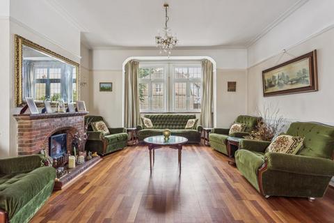 4 bedroom semi-detached house for sale, Cawdor Crescent, W7
