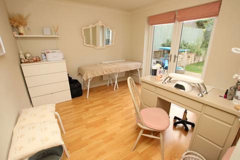 15 Brookfield, Oxspring, Sheffield, S36 8WG