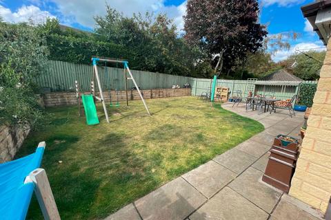 15 Brookfield, Oxspring, Sheffield, S36 8WG
