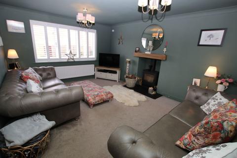 15 Brookfield, Oxspring, Sheffield, S36 8WG