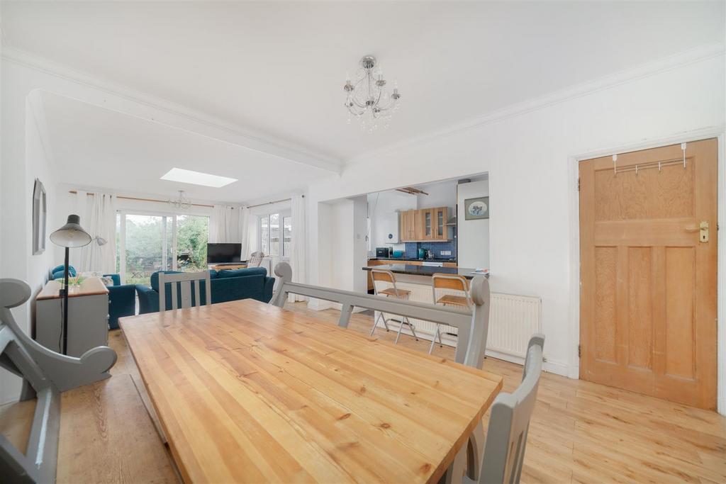 Sandbourne Avenue