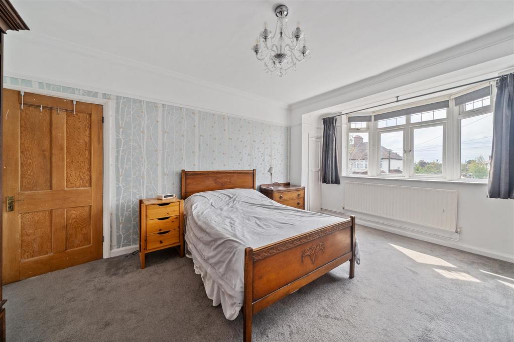 Sandbourne Avenue