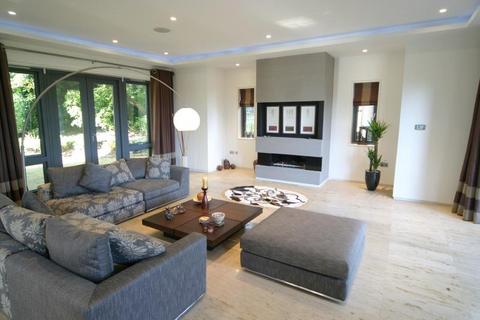 undefined, Nields Brow, Bowdon, WA14
