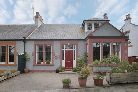 16 Seafield Avenue, Edinburgh, EH6 7QG