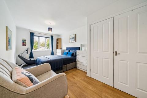 2 bedroom flat for sale, Glenbuck Road, Surbiton KT6