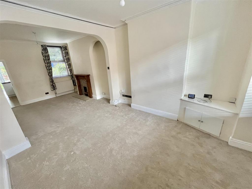 Lounge & Dining Room