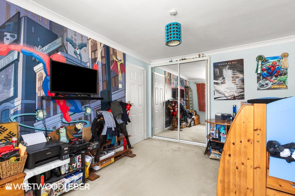 John Elliot Close 2.jpg