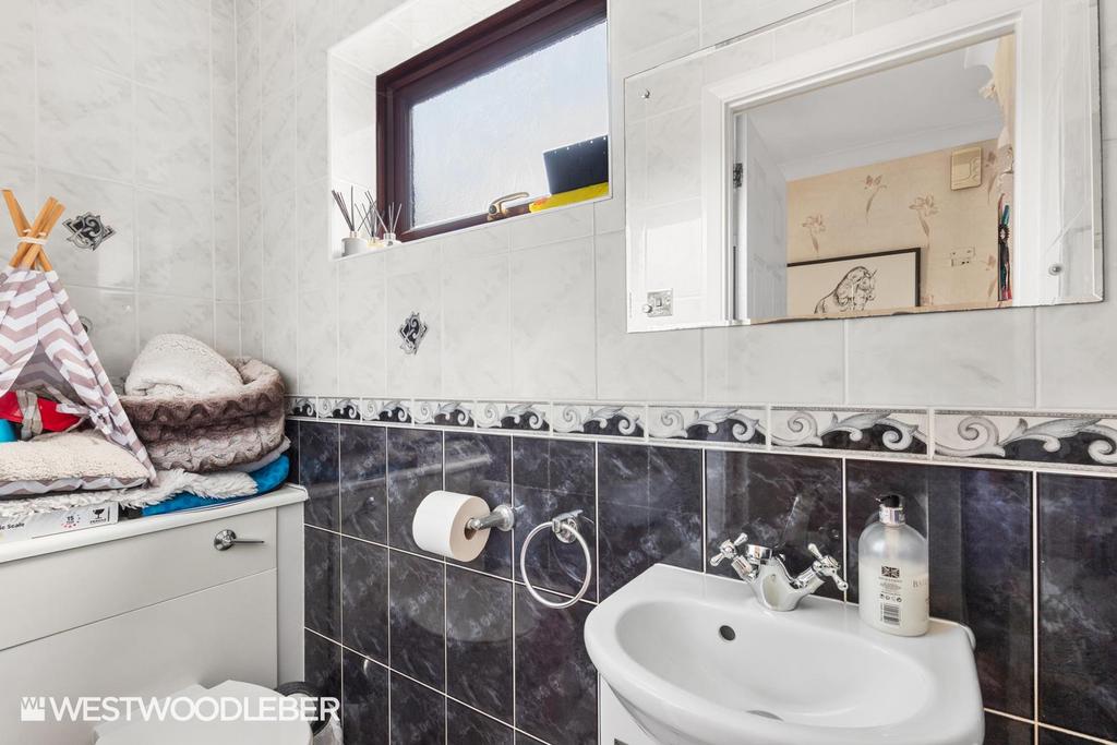 John Elliot Close 9.jpg