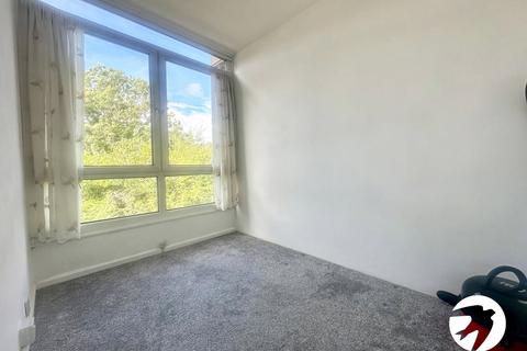 2 bedroom maisonette for sale, Wricklemarsh Road, London, SE3