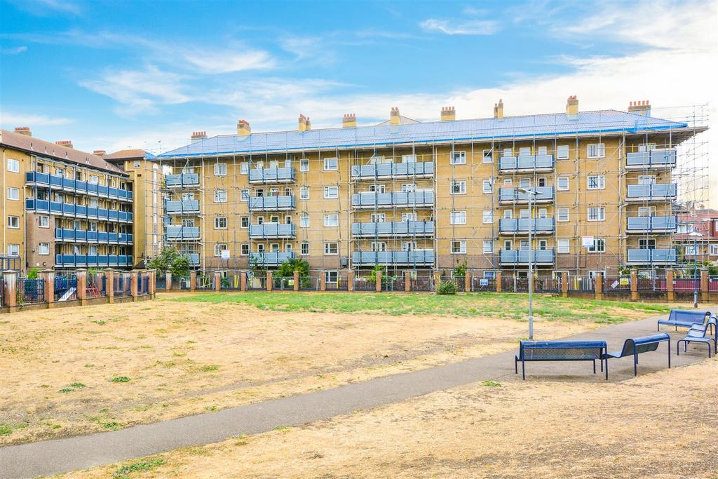 Hadlige Raje Hadleigh House, Hadleigh Close, London 2 bed flat - £2,000 pcm (£462 pw)