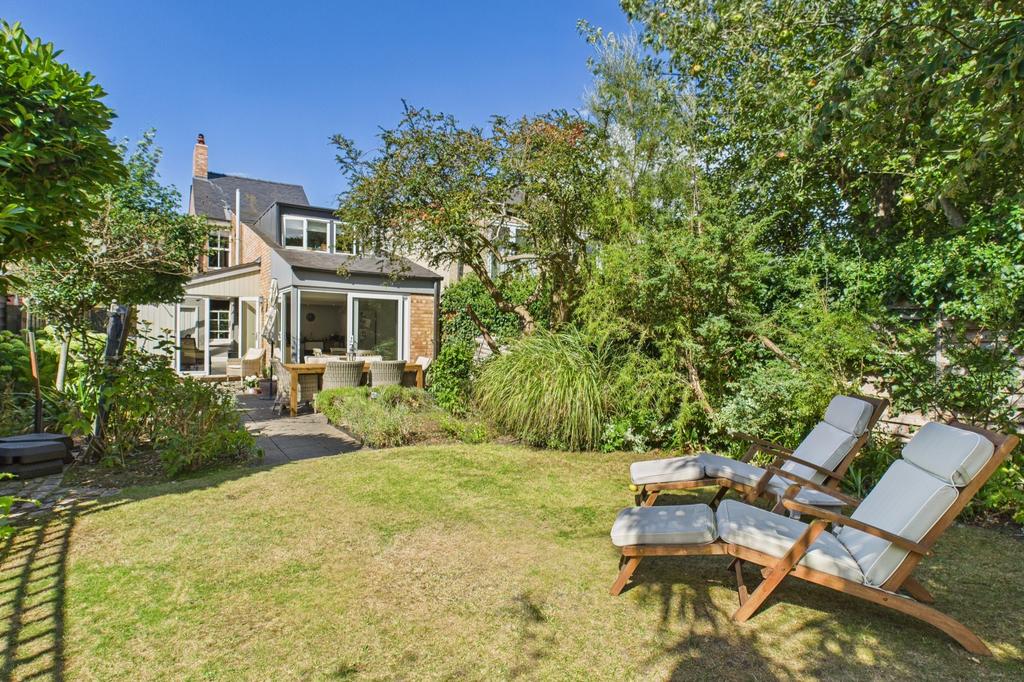 Cam02545 g0 pr0475 still008