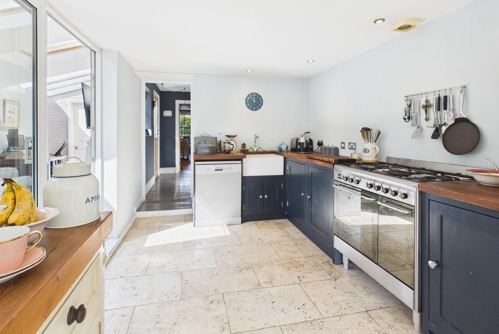 Cam02545 g0 pr0475 still016