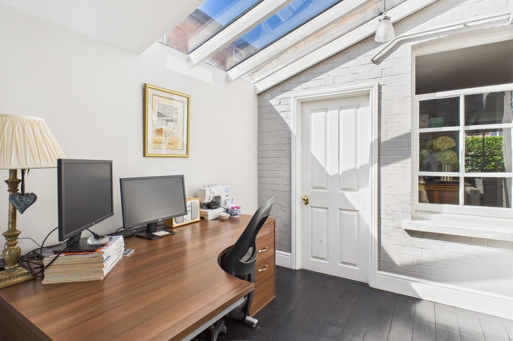 Cam02545 g0 pr0475 still012