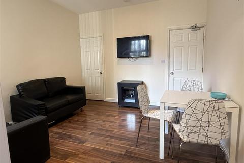 4 bedroom terraced house for sale, Charterhouse Road, Coventry * RENTAL INCOME OF £1450 PCM EXCLUDING ALL BILLS *