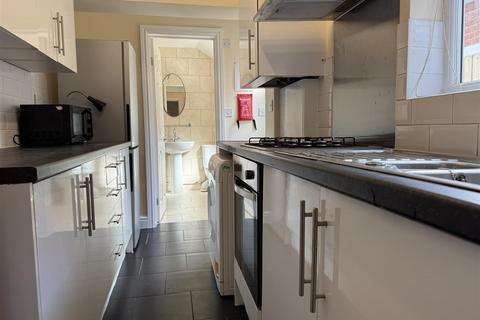 4 bedroom terraced house for sale, Charterhouse Road, Coventry * RENTAL INCOME OF £1450 PCM EXCLUDING ALL BILLS *