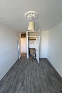 3 bedroom flat for sale, Chelsfield Point, Penshurst Road, London, E9