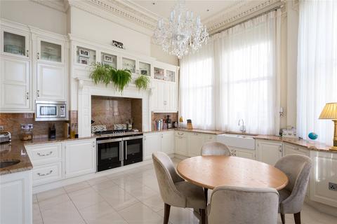 5 bedroom end of terrace house for sale, St. Martins Lane, York, YO1