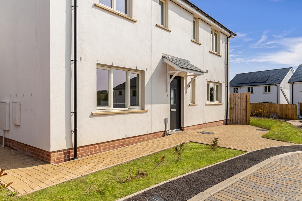 16 Alston Rise