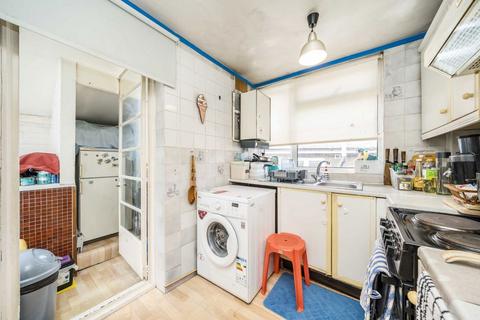 2 bedroom flat for sale, Chambers Lane, London NW10