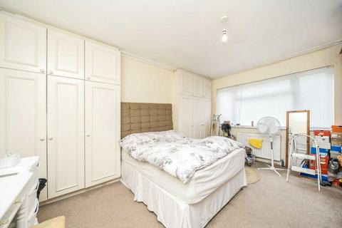 2 bedroom flat for sale, Chambers Lane, London NW10