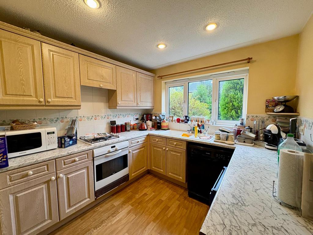 8 Shawbury Kitchen.jpg