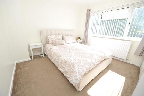 1095 Bolton Road, Bradford, BD2 4HP