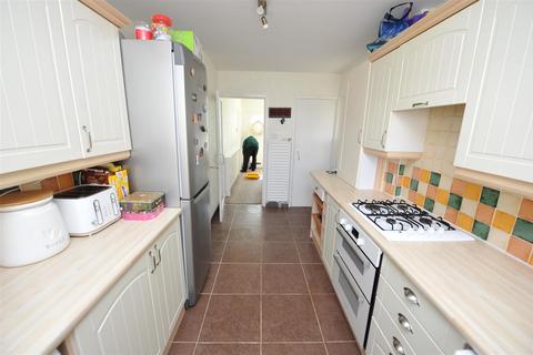 1095 Bolton Road, Bradford, BD2 4HP