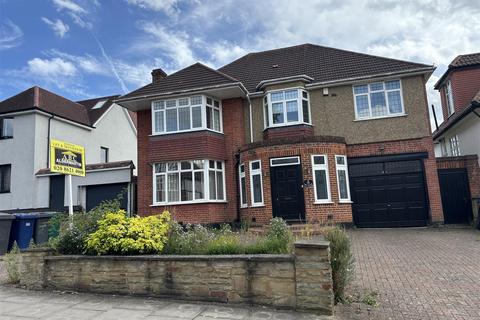 Penshurst Gardens, Edgware