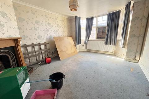 East Lodge Chart Road, Ashford, TN23 3BL