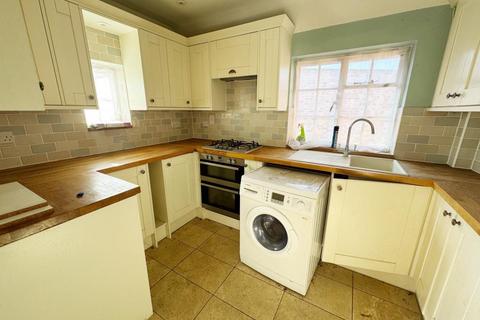 East Lodge Chart Road, Ashford, TN23 3BL