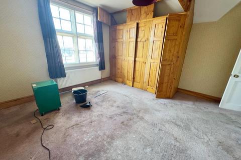 East Lodge Chart Road, Ashford, TN23 3BL