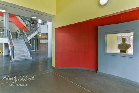 1 bedroom flat for sale, Cruikshank Street, London WC1X