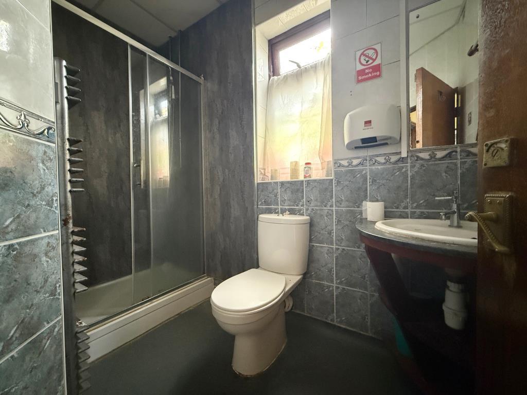 Shower room with w.c.